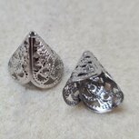 Filigrain kralenkapje kegelvorm bewerkt 