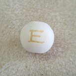 Houten letterkraal E rond 14mm