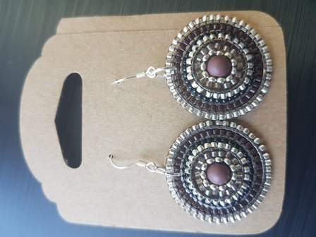 bruine oorhangers