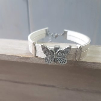 Leerkoord armband met vlinder schuifkraal zilver