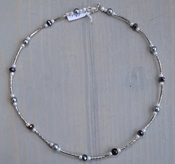 Grijs-Zwart zilveren glasparel ketting