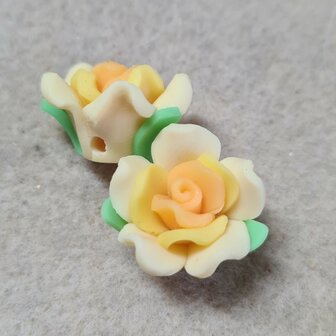 Fimo bloemetjes geel 