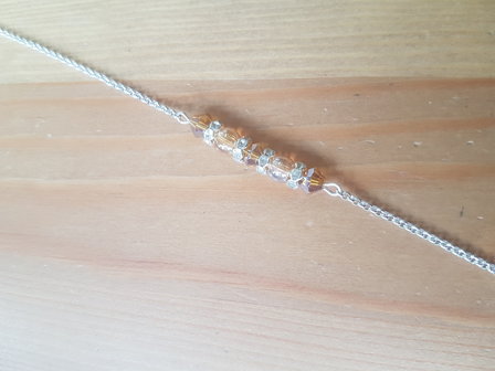 Silver plated armbandje met glaskraaltjes en strasskraaltjes