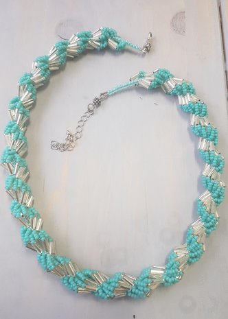 Handgemaakt collier van Miyuki 