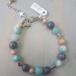 Natuurstenen armband met hartjes Natuurstenen armband met hartjes